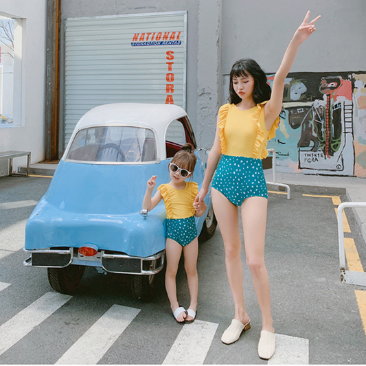 [90~130]親子リンクコーデ水着セット｜フリル＆ドット ワンピーススイムウェア（キッズ・ママ）