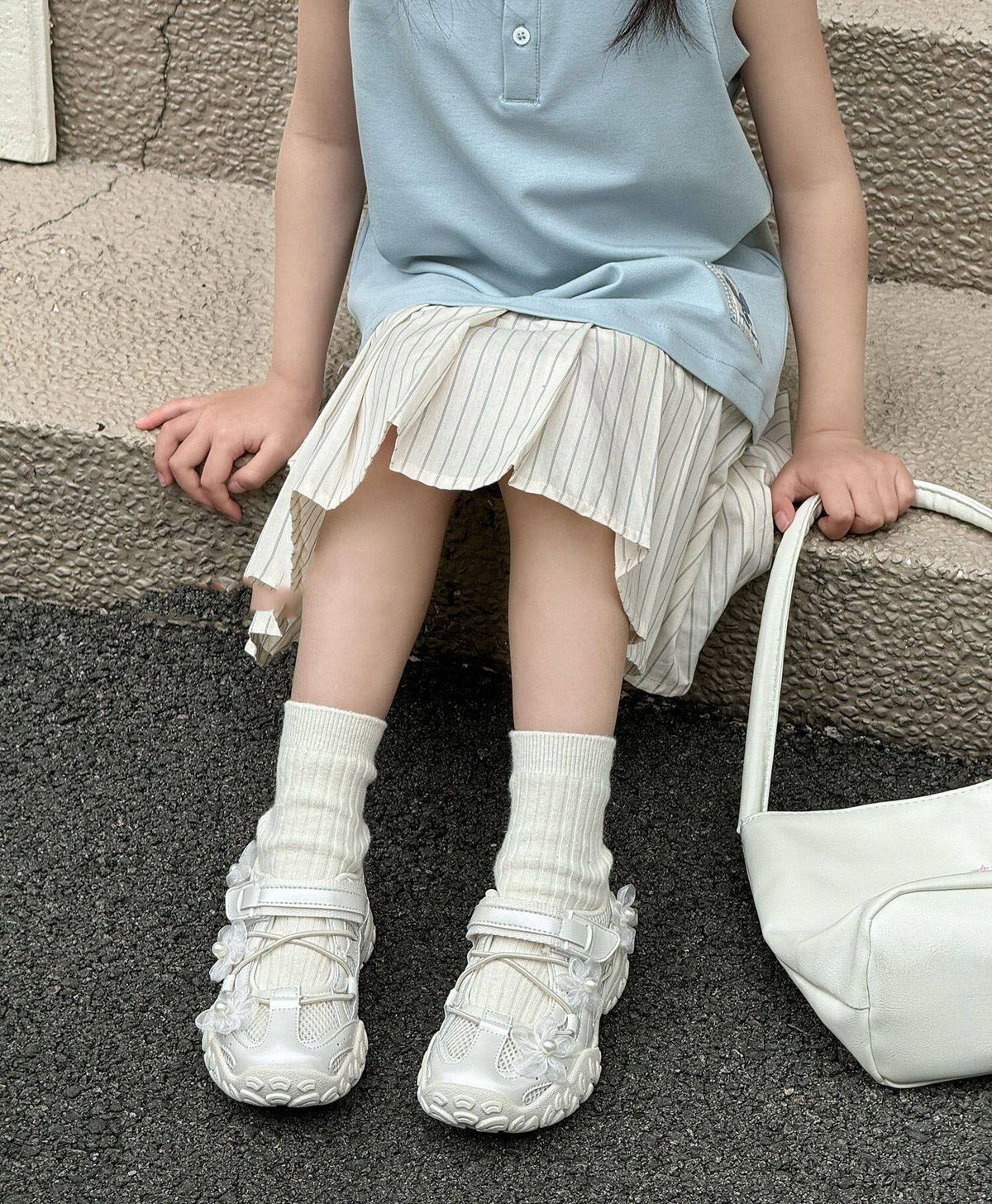 [16~18]メッシュ フラワーストラップスニーカー