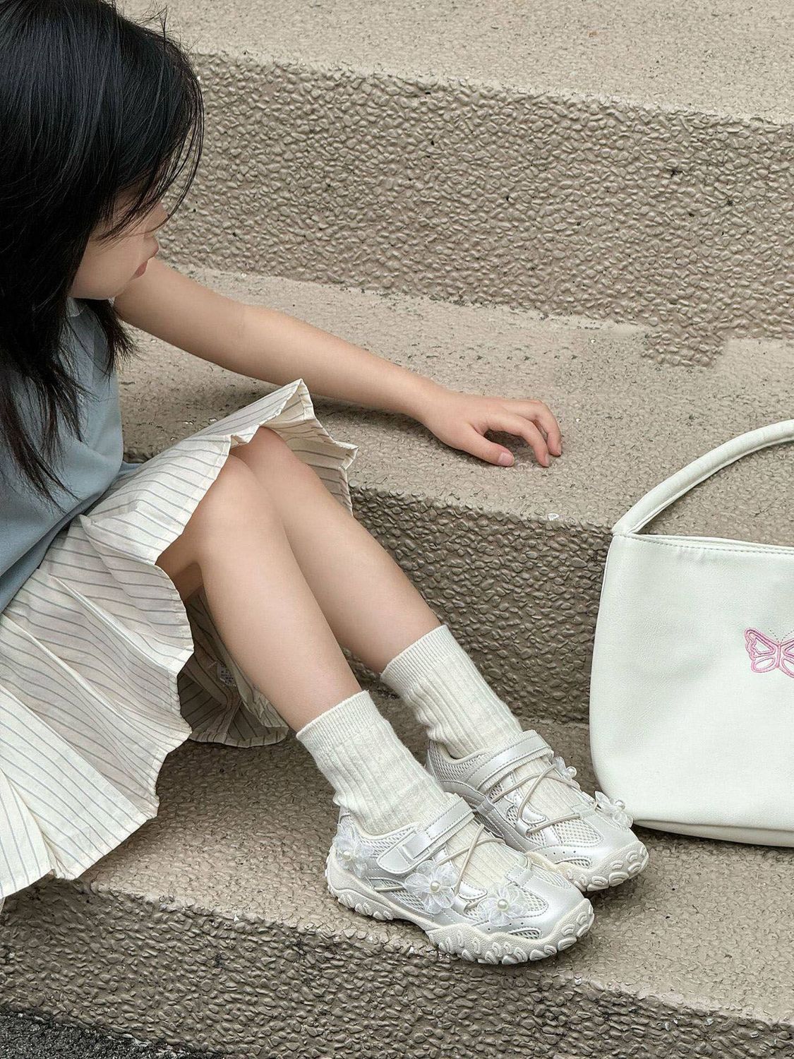 [16~18]メッシュ フラワーストラップスニーカー