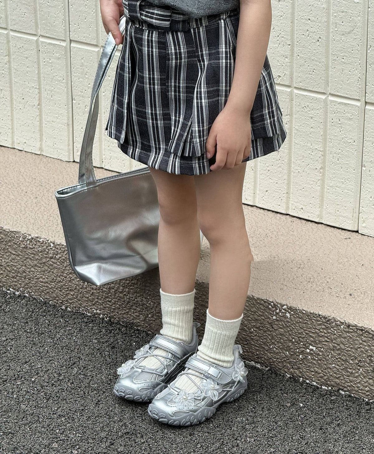 [16~18]メッシュ フラワーストラップスニーカー